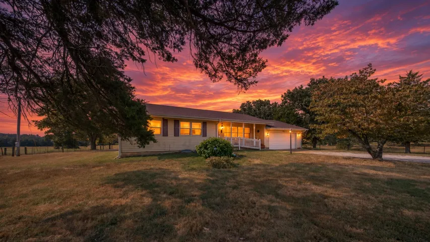 3 bed 2 bath on 40 Acres000