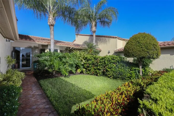 2319 Harbour Oaks Drive, Longboat Key, Florida 34228, 3 Bedrooms Bedrooms, ,3 BathroomsBathrooms,Residential Lease,For Rent,HARBOUR OAKS,A4151865