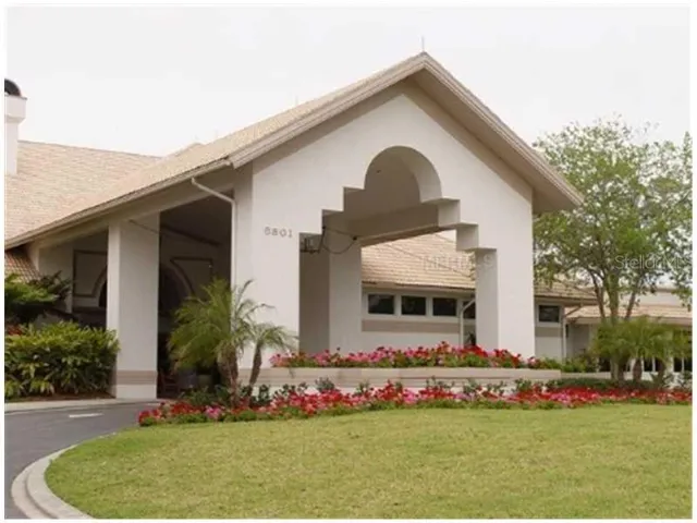 CLUBHOUSE.