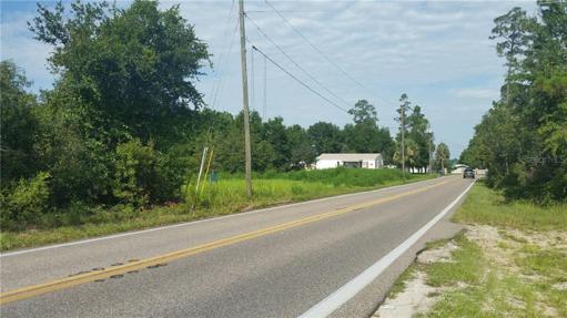 LOCATED WITHIN WALKING DISTANCE TO LAKE MARION