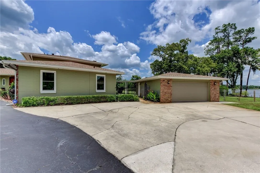 910 N Kepler Road, Deland, Florida 32724, 5 Bedrooms Bedrooms, ,6 BathroomsBathrooms,Residential,For Sale,KEPLER,V4907375