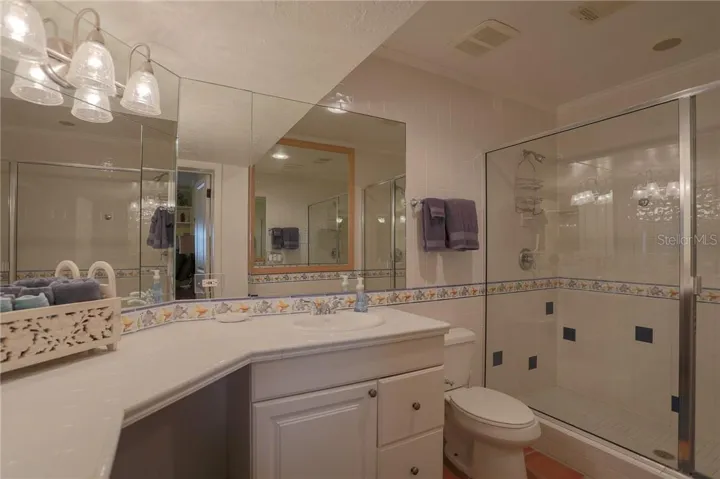 Guest En-suite Bathroom