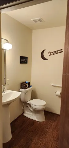 Downstairs 1/2 Bath