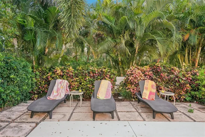 Chaise loung chairs/pool area