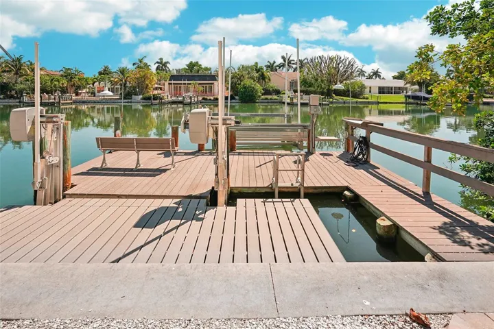 Dock