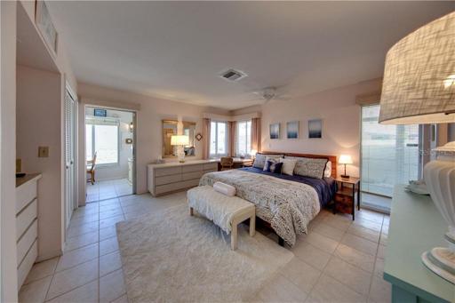 Grand Master Suite with King Bed