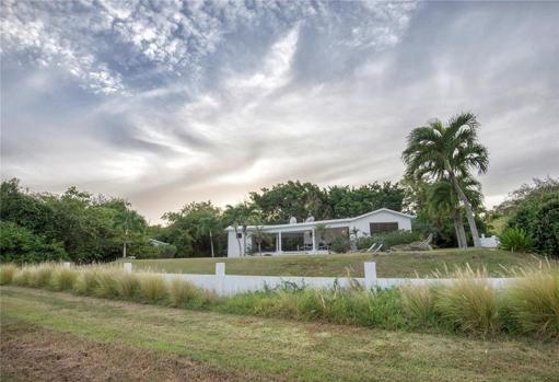 El Cerro Pool House