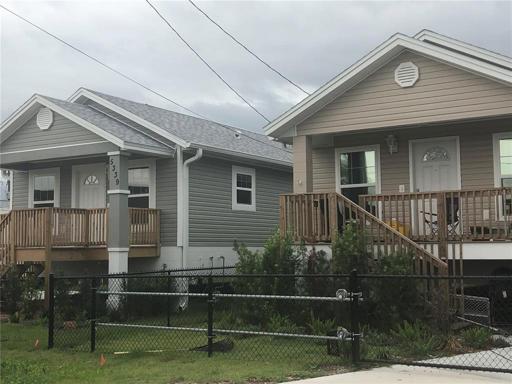 Houses Built on Similar lots