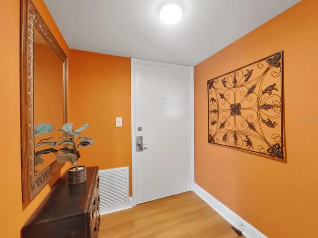 Entry, foyer!