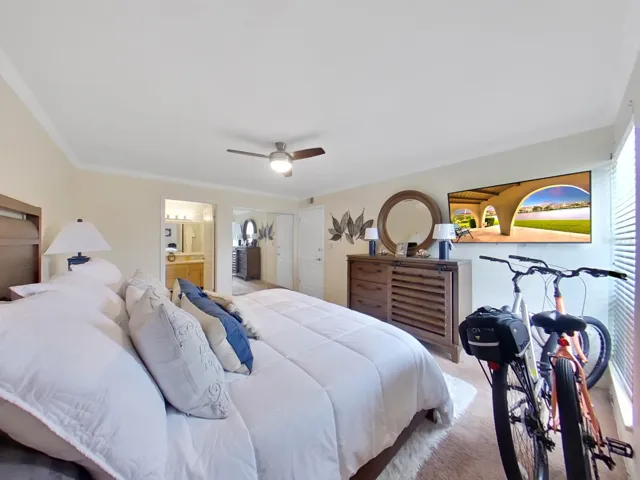 Main bedroom has on-suite bath.