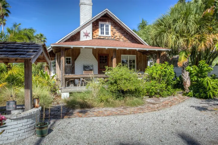 Front porch facing Pass-a-Grille Way