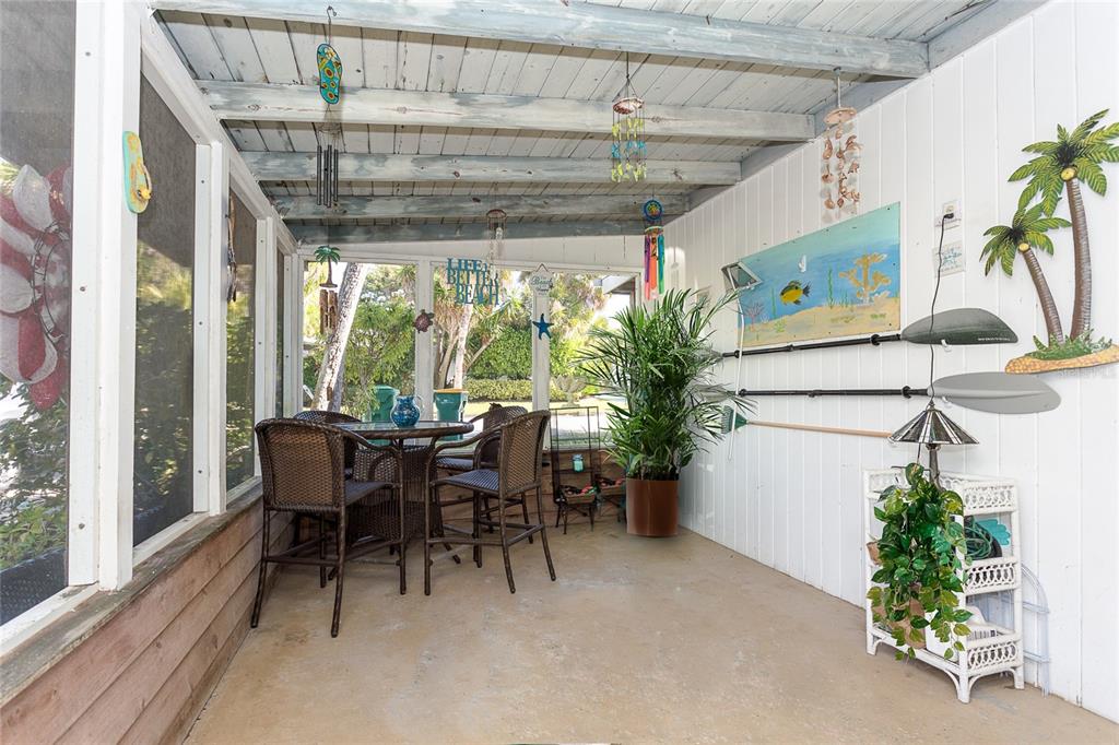 Lanai Space for Lower Rental