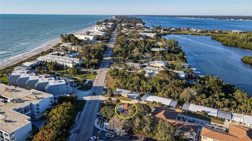 Enjoy the luxuries of the beach and the bay!