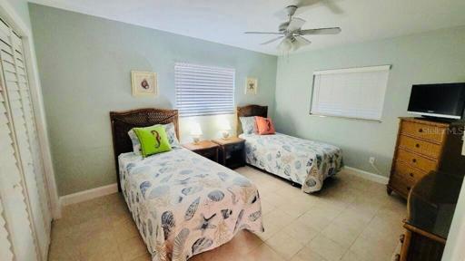 MAIN BEDROOM AS TWO TWIN BEDS