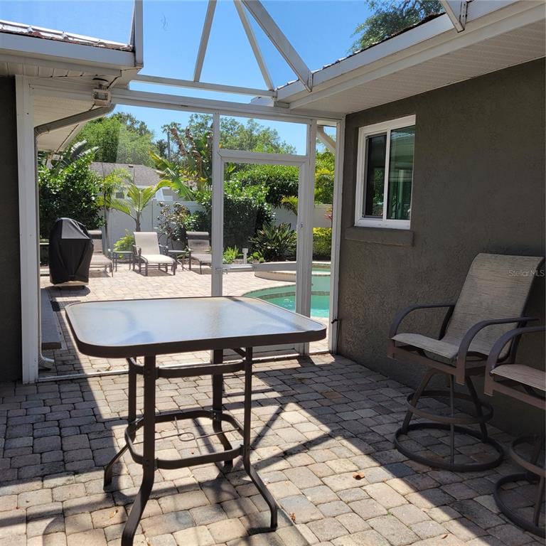 screened in lanai 