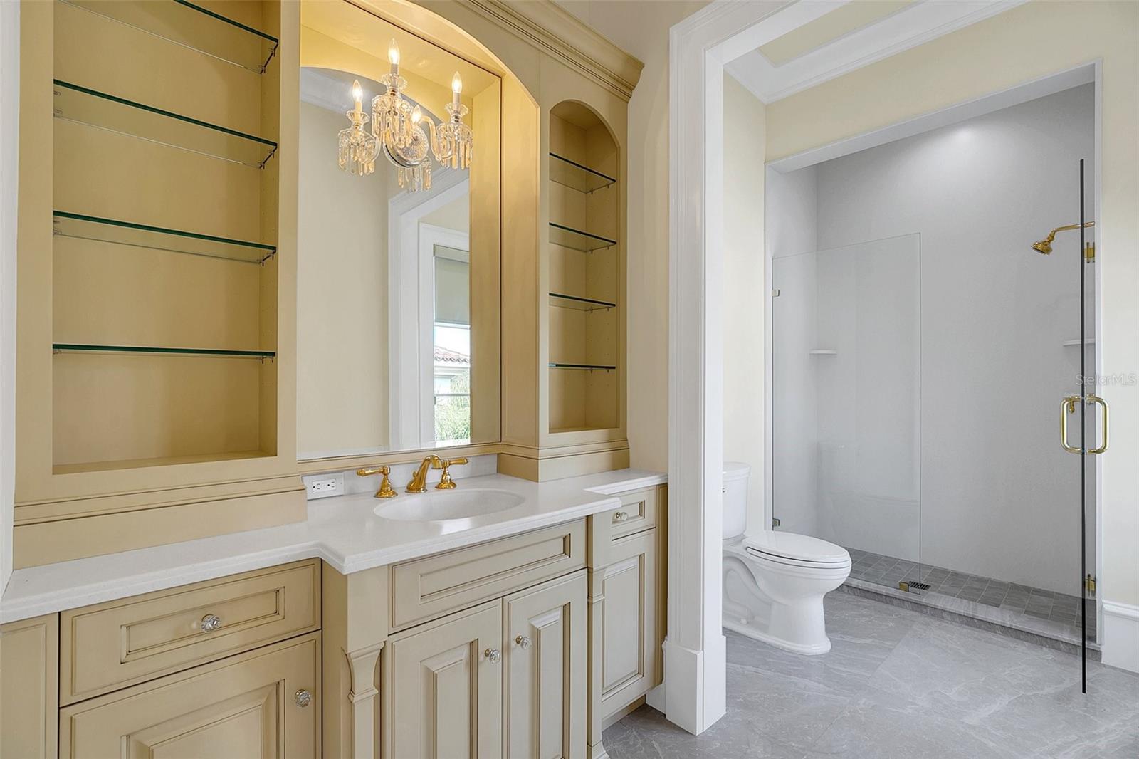 Secondary Bathroom 4