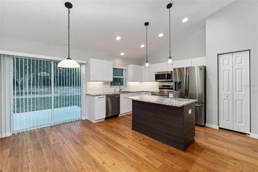 KITCHEN ISLAND