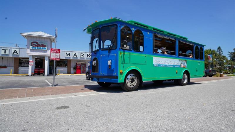 Free trolley runs up and down Siesta Key