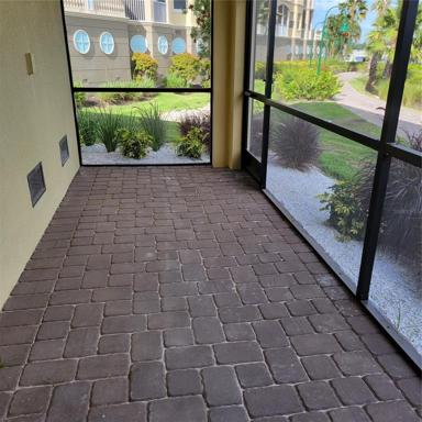 Rear lanai overlooking the water