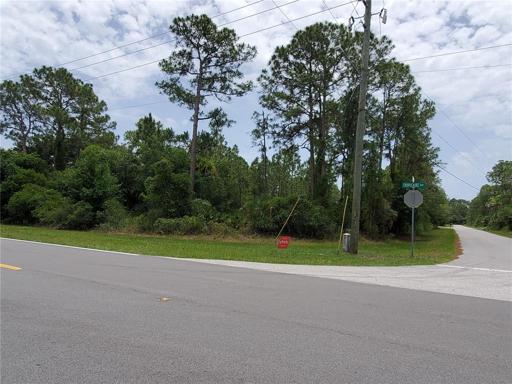 Corner lot showing Tropicare & Tidewell in picture