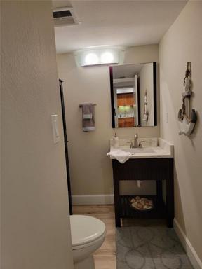 1/2 Bath