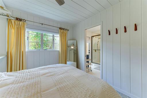 En-suite bath 
