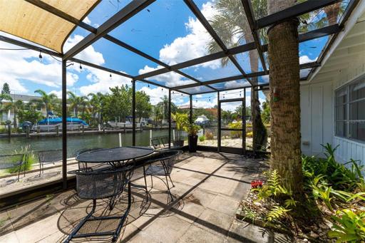 Large screend-in back Lanai