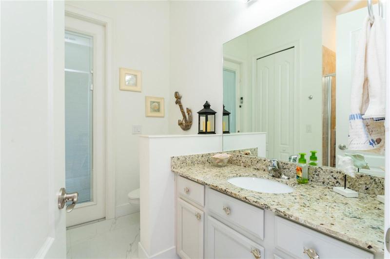 FIRST FLOOR SUITE/POOL BATHROOM