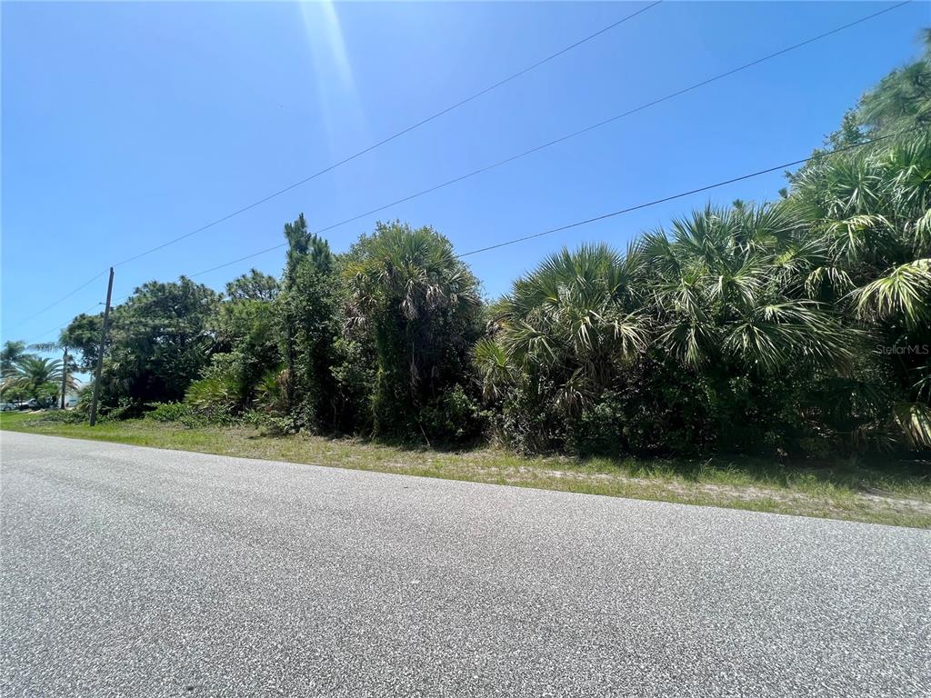Less than 15 minutes to Englewood Beach and approx 20 minutes to Boca Grande beach