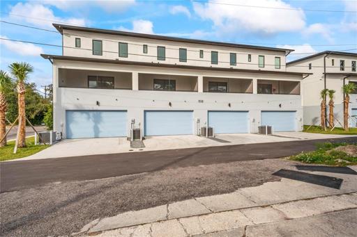 Garage / Driveway