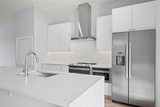 532 Unit 2 - WHITE BACKSPLASH