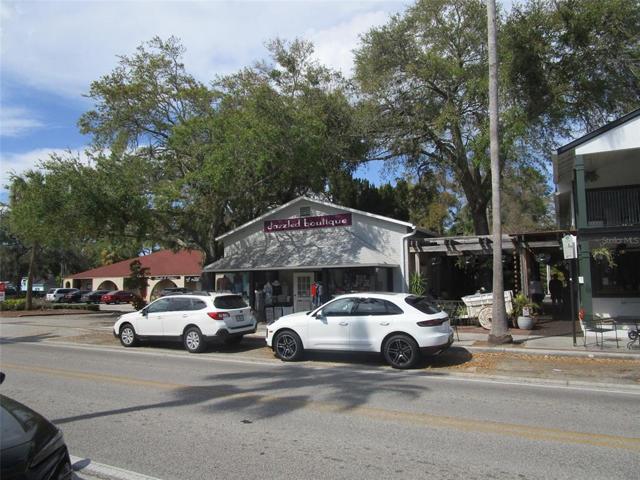525