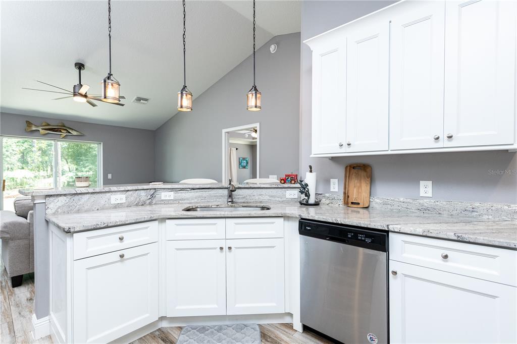 Kitchen breakfast bar