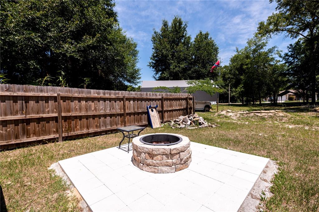 Paver firepit