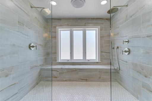 Gorgeous walk-in shower
