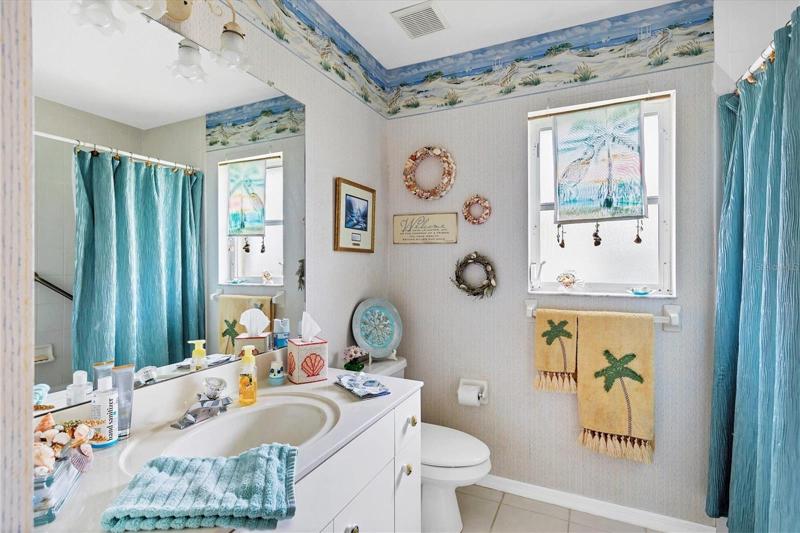 Guest bath with tub