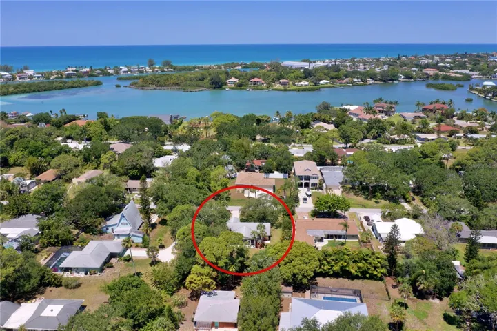 Only 1.2 miles to Nokomis Beach.
