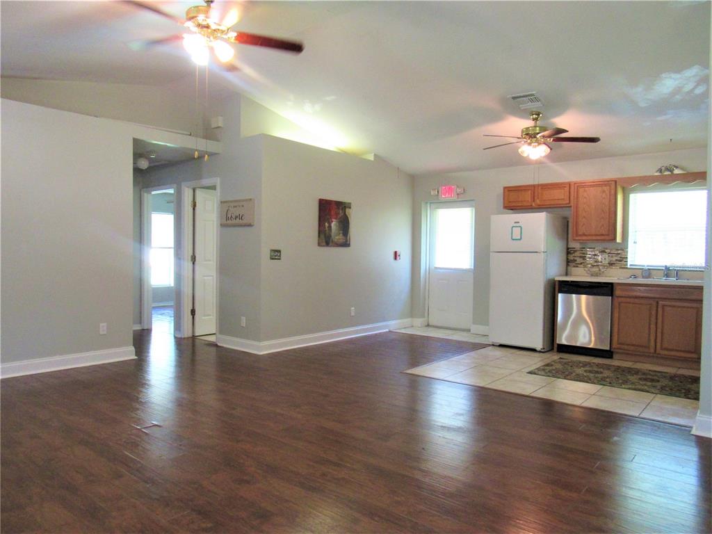 Split bedroom plan