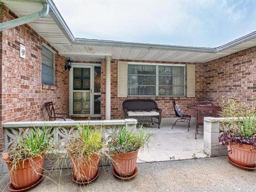 Front porch with plenty of room