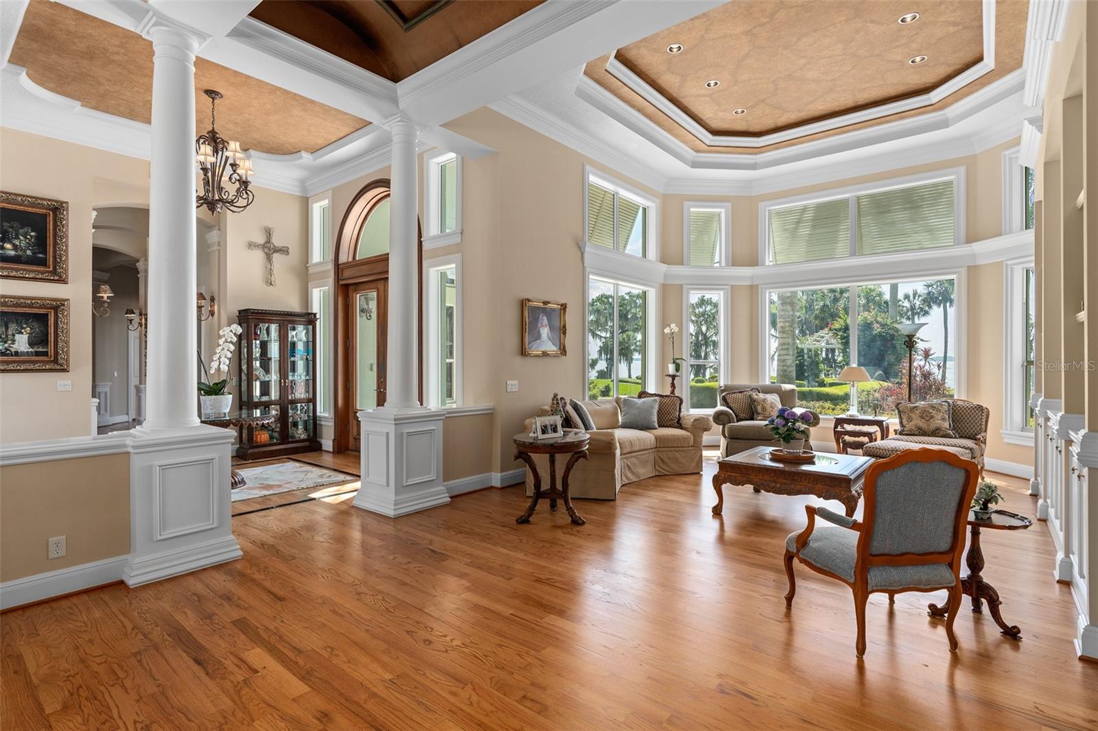 Living Room/Foyer