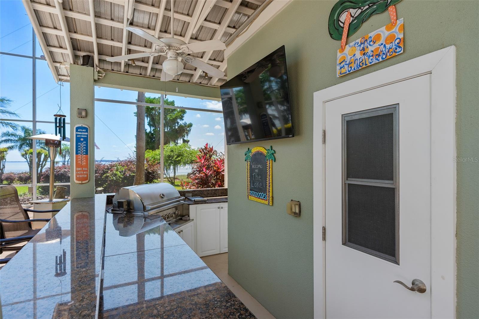 Outdoor Kitchen