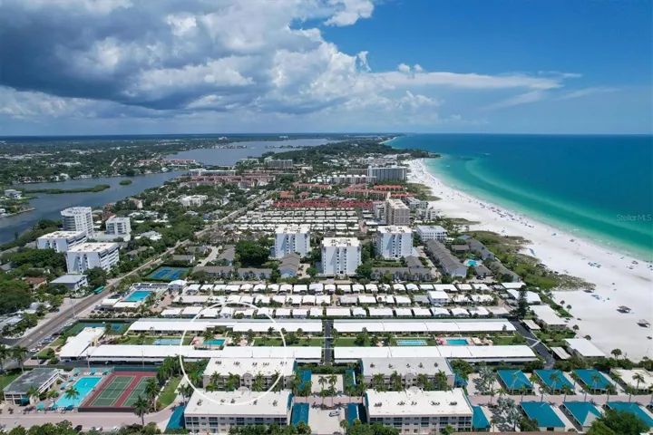 Stay in Paradise!