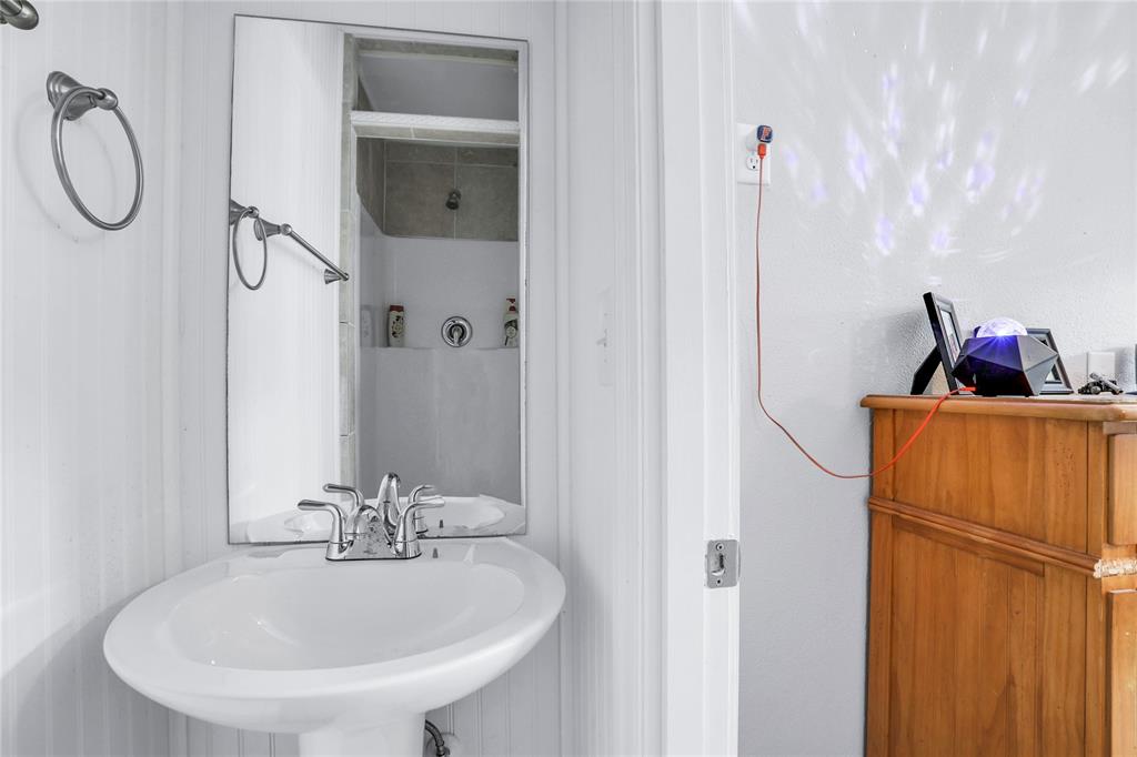 Guest Bath 2