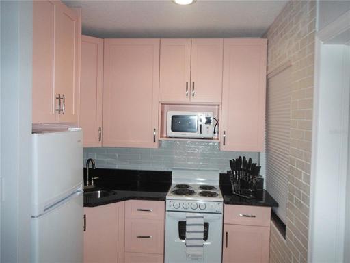 Kitchen - Apt. B