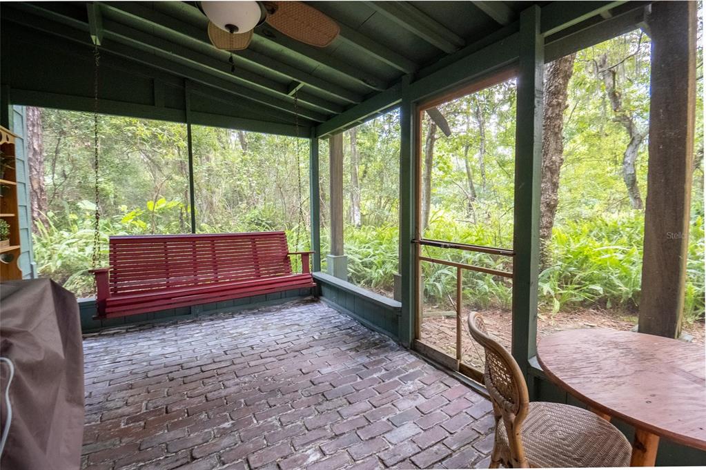 Cabin - Downstairs Screened Porch