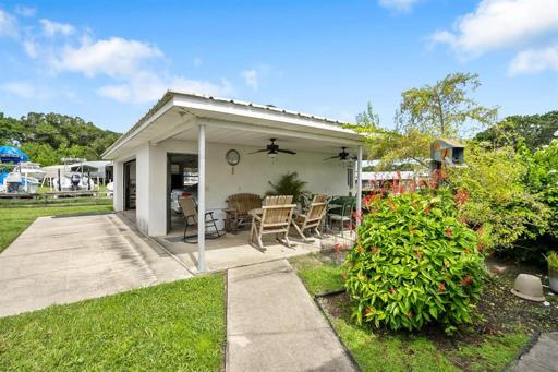 Detached Garage