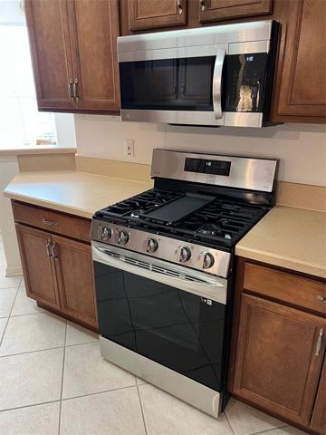 New Stainless LG Stove and Microwave