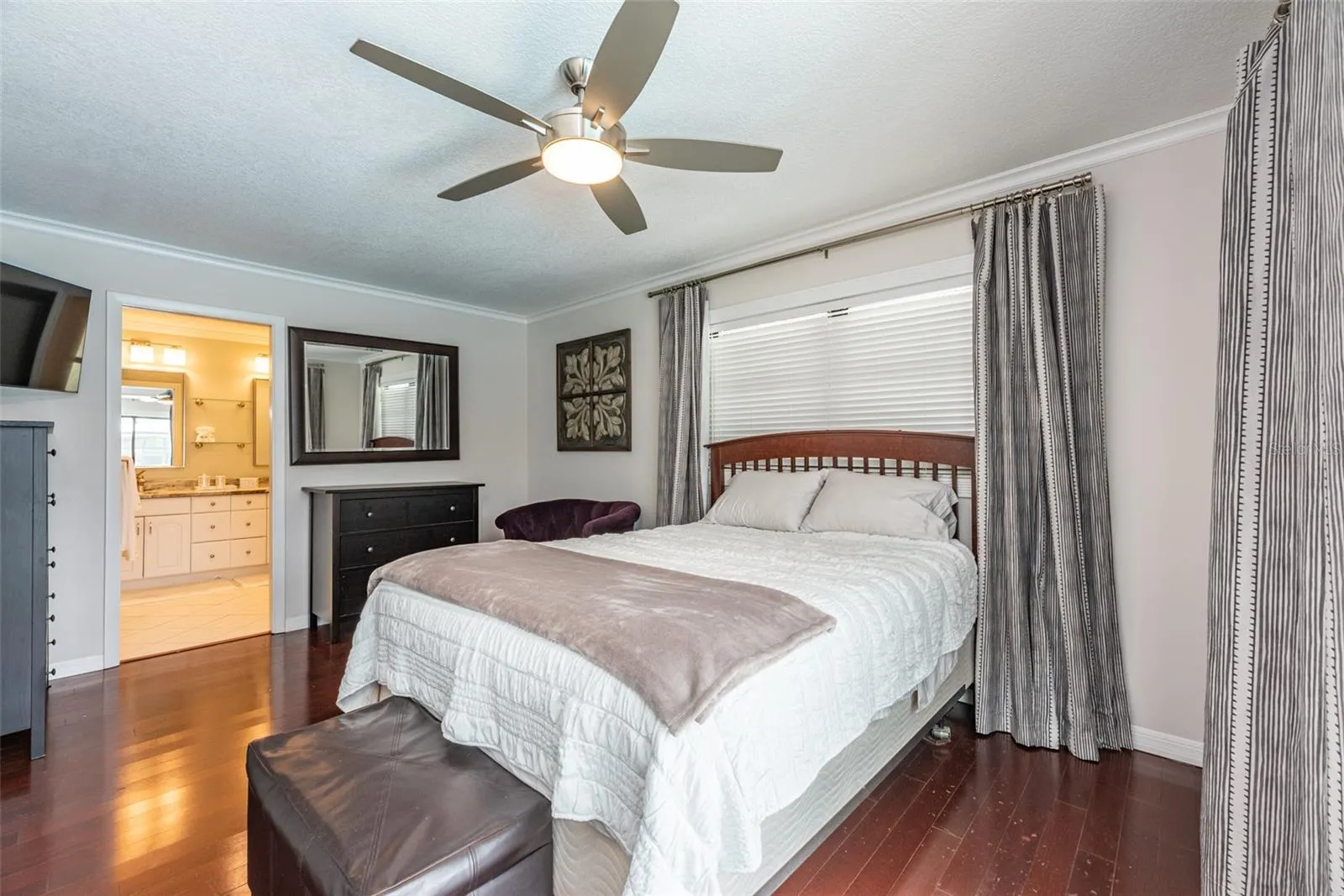 Master bedroom with en suite bath.