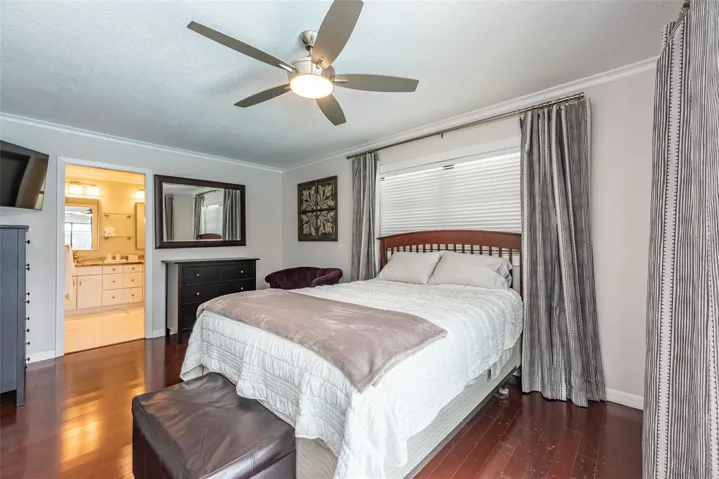 Master bedroom with en suite bath.