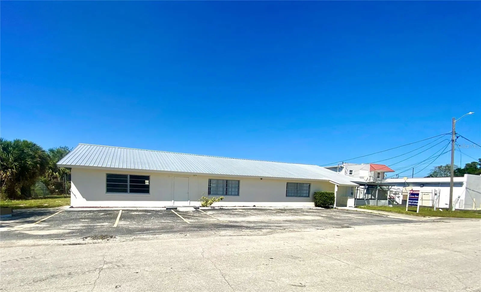 Rounds St Building with 3 bath rooms